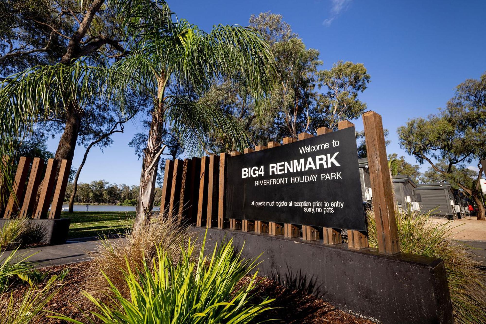 Big4 Renmark Riverfront Holiday Park Exterior foto