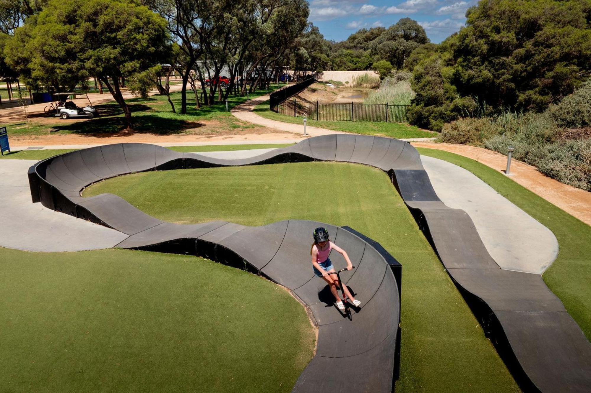 Big4 Renmark Riverfront Holiday Park Exterior foto